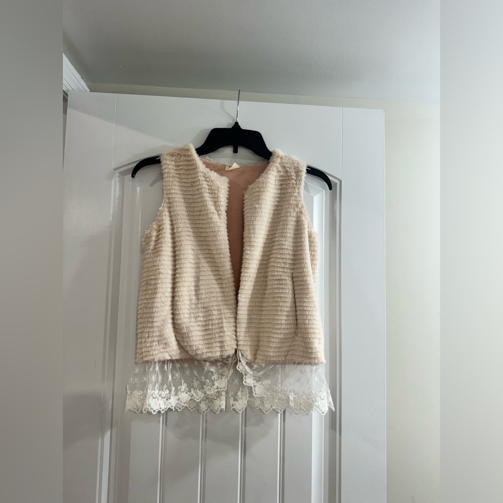 M.L. Kids Fuzzy Vest                                         Kids Size - 8T